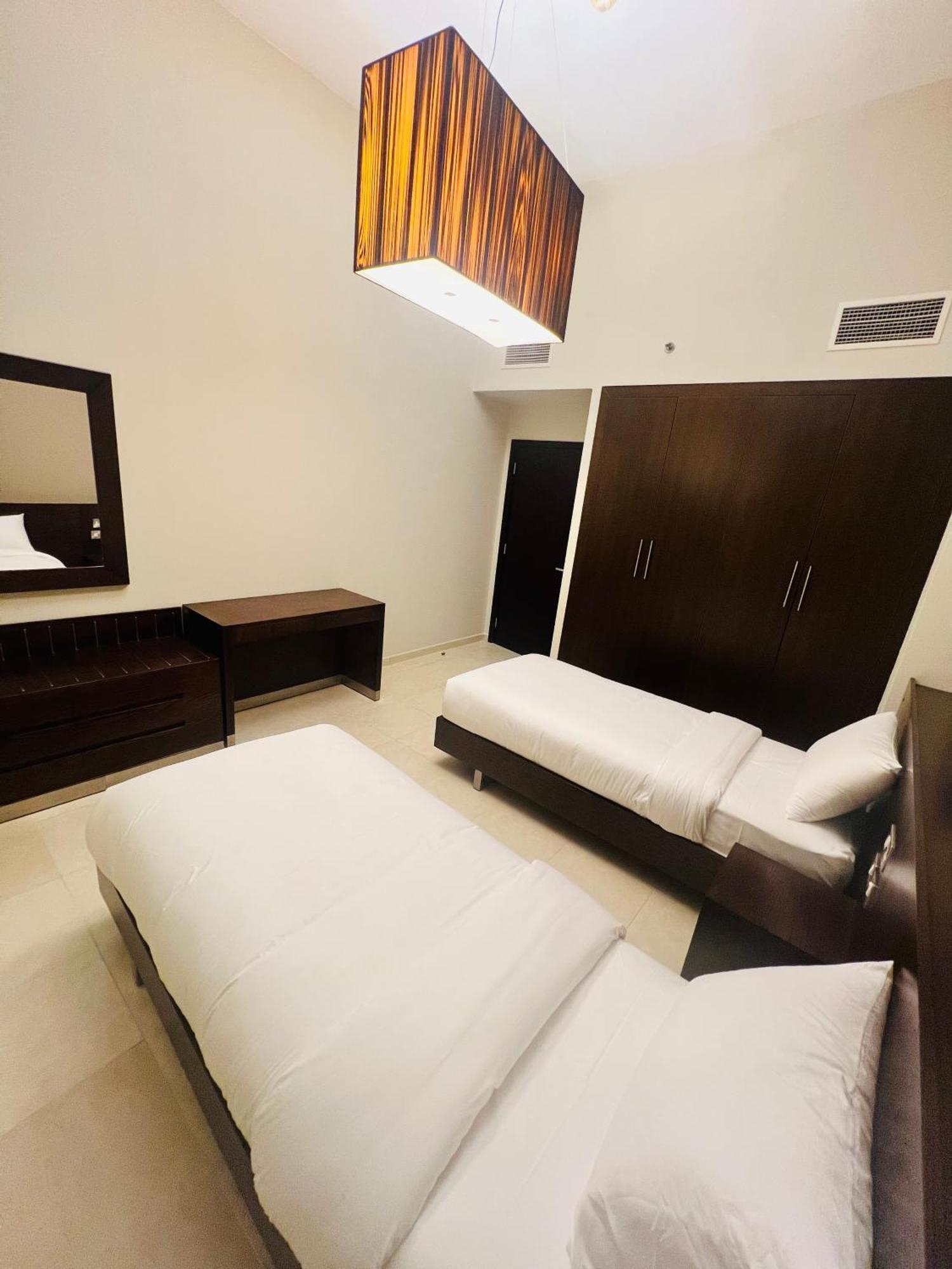 Alraef Luxury Apartments Дубай Екстериор снимка