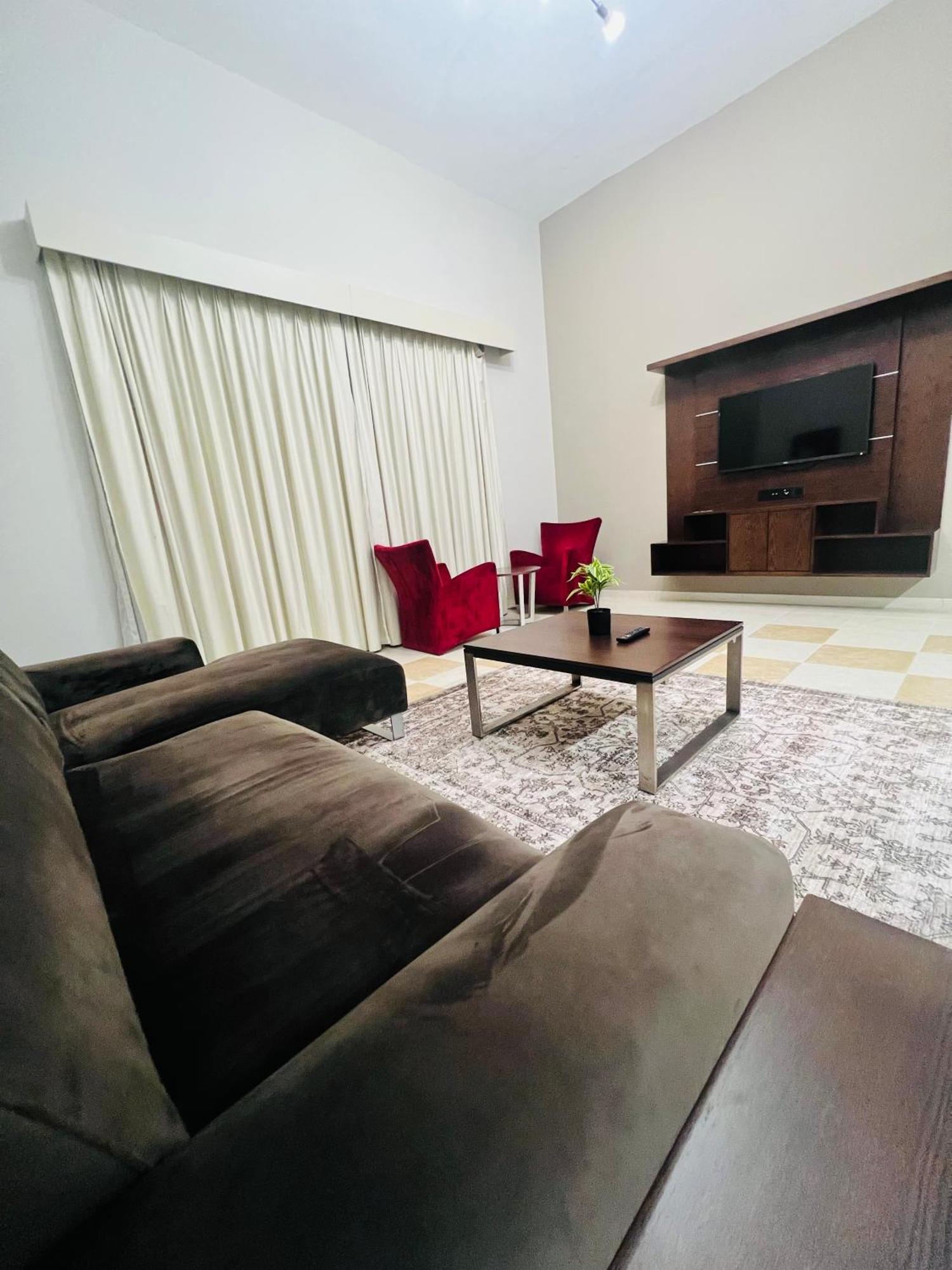 Alraef Luxury Apartments Дубай Екстериор снимка