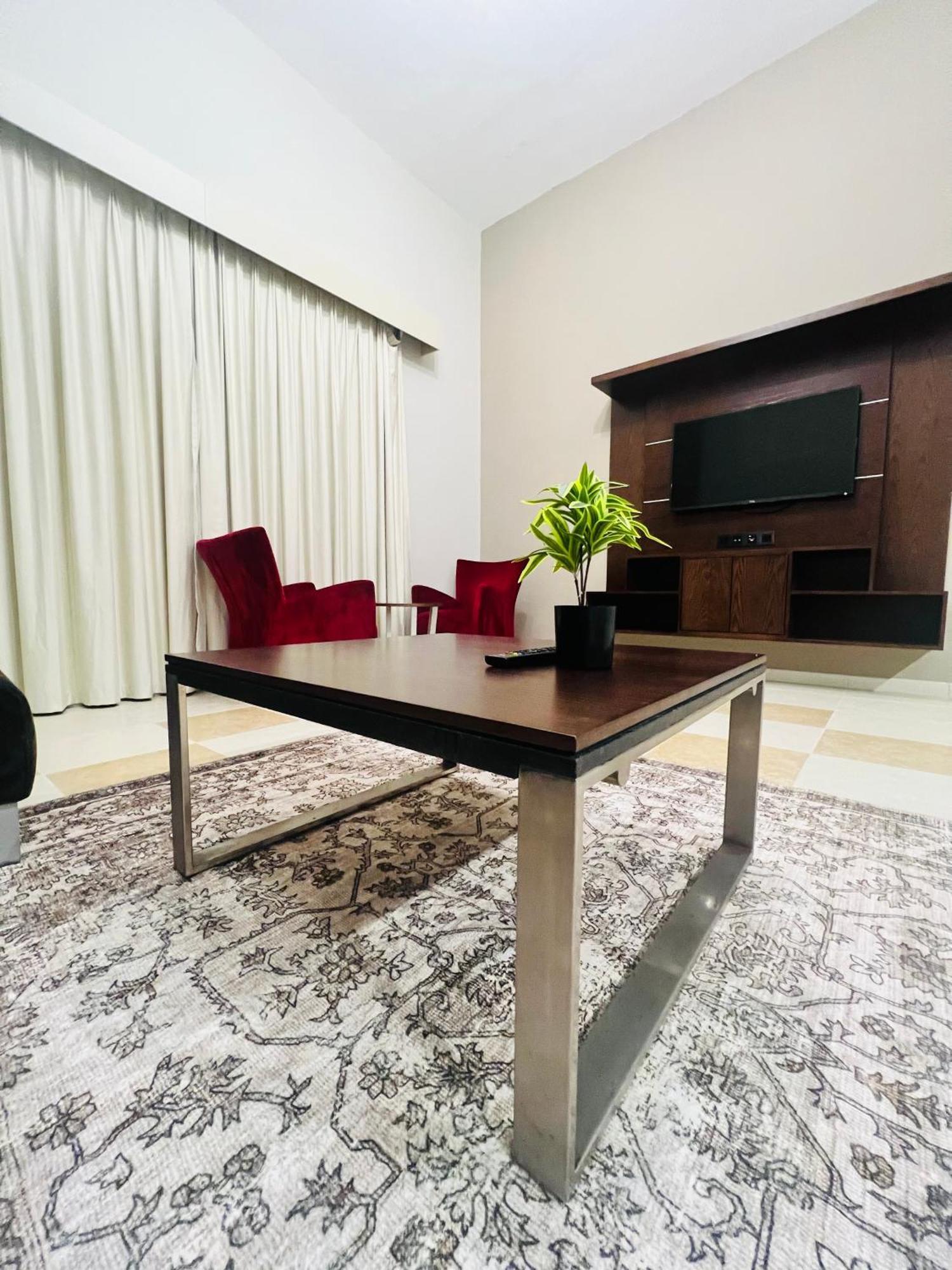 Alraef Luxury Apartments Дубай Екстериор снимка