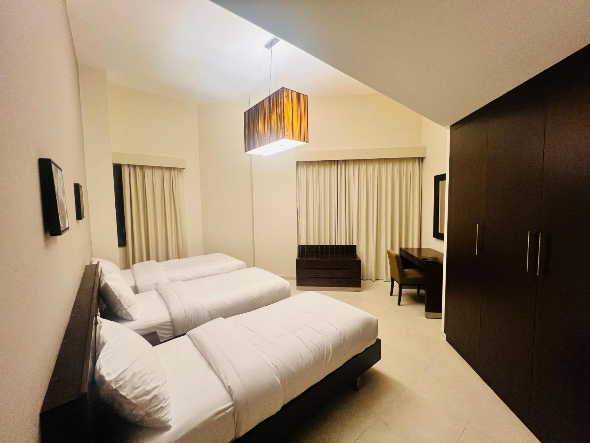 Alraef Luxury Apartments Дубай Екстериор снимка