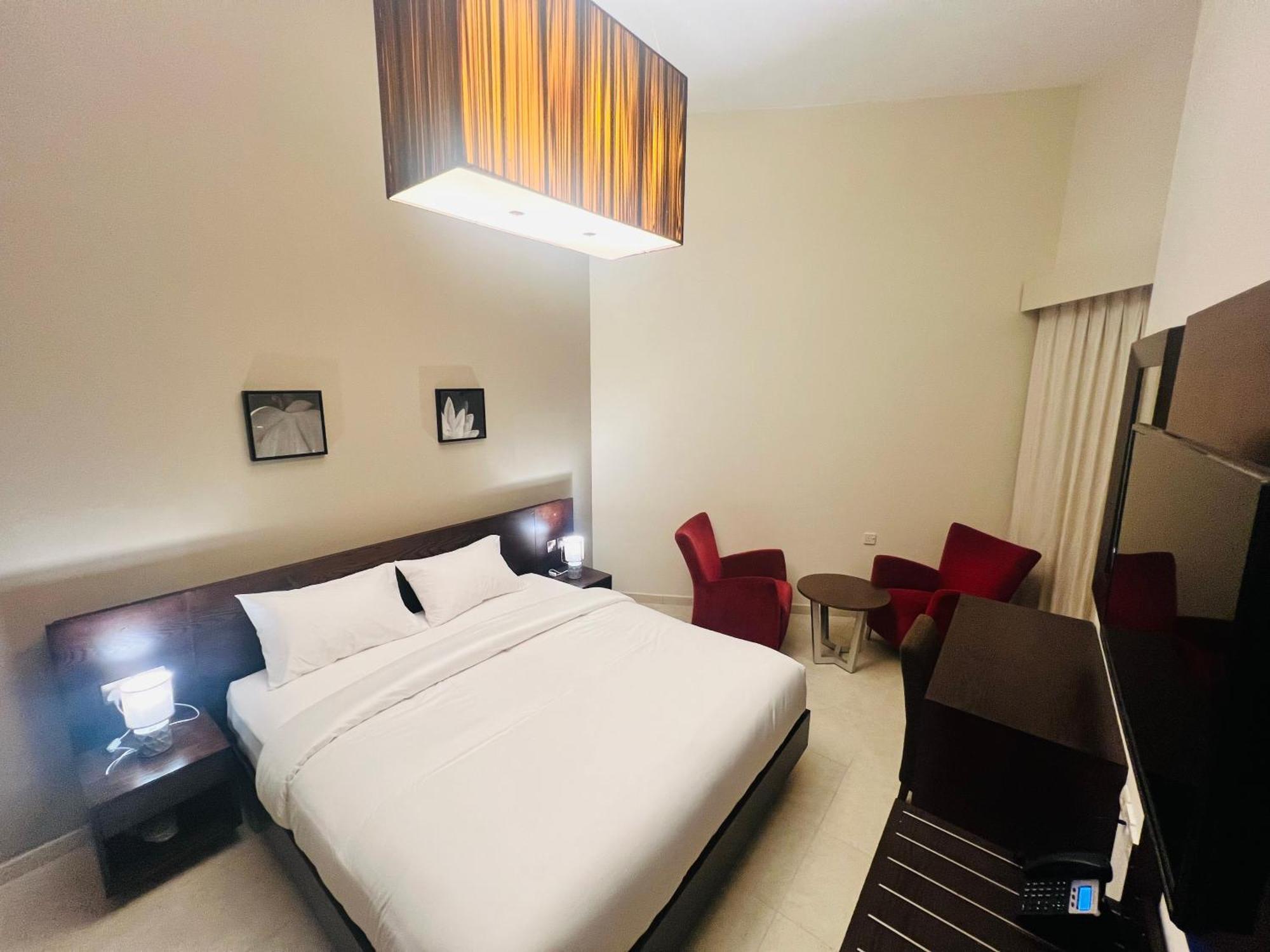 Alraef Luxury Apartments Дубай Екстериор снимка
