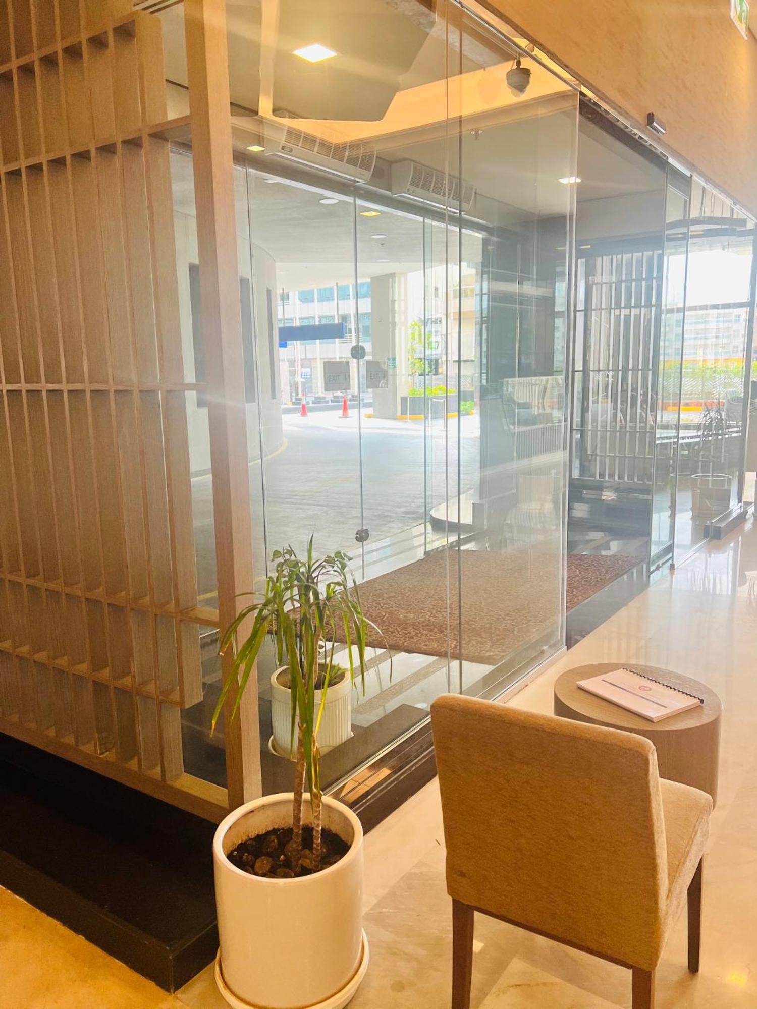 Alraef Luxury Apartments Дубай Екстериор снимка